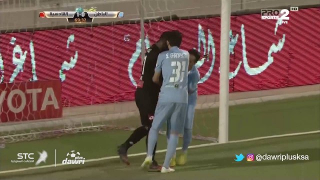 شاهد أحمد حمودي يسجل هدف عالمي على الطاير للباطن والوحيد في المباراة يقتنص به التعادل امام القادسية