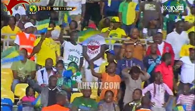 شاهد ملخص لمسات ماليك ايفونا لاعب الأهلي مع منتخب الجابون امام السودان 5 سبتمبر 2015