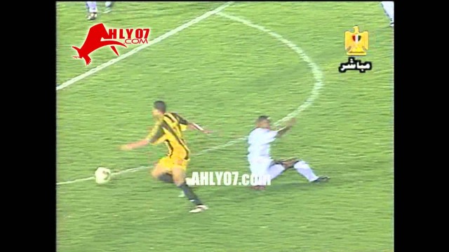 شاهد مشهد مهين للاعب الزمالك من لاعب المقاولون ومرتضى منصور في المقصورة 10 سبتمبر 2004