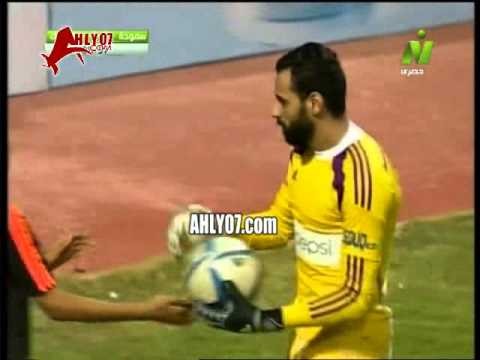 جنش حارس الزمالك يعتدي على طفل جامع الكرات امام سموحة