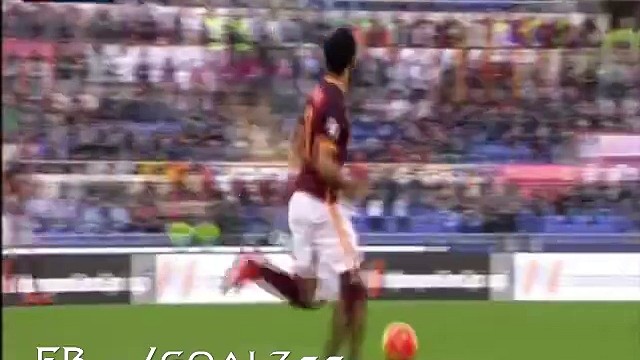 شاهد اصابة قوية لمحمد صلاح وخروجه على نقاله من مباراة روما ولاتسيو