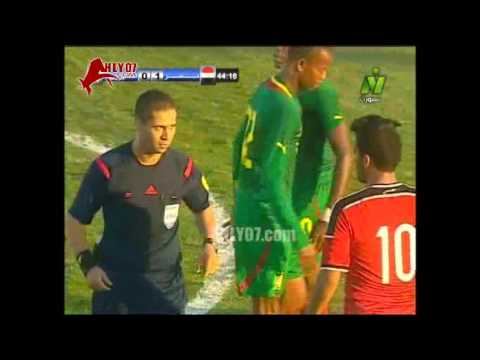 شاهد مهارة صالح جمعة تستفز لاعب الكاميرون فيتعمد العنف ضده