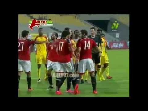 شاهد خناقة بين رمضان صبحي والنني في منتخب مصر على ضربة جزاء امام غينيا وتضيع