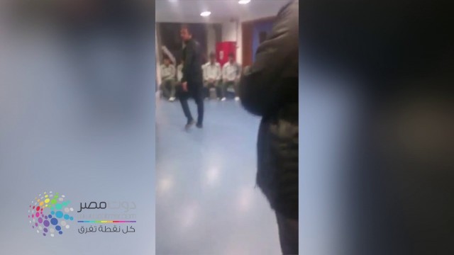 شاهد خناقة أحمد حسام ميدو مع الحكام بين شوطي الزمالك ودجلة داخل غرفة خلع الملابس والتي تسببت في طرده