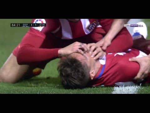 شاهد اصابة خطيرة جدا للاعب اتلتيكو مدريد فرناندو توريس وبكاء وانهيار اللاعبين في مباراة الدوري الاسباني