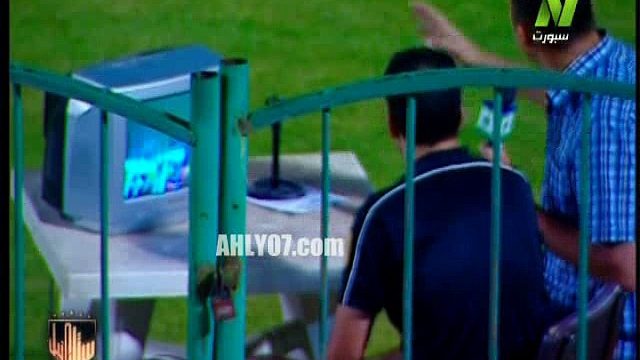 عاجل شاهد اول ظهور لحكم الفيديو في الدوري المصري شاهد تقنياته وماذا يفعل